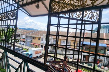 Putra Laksamana Apartment