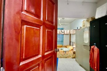 PARTIAL RENOVATED Double Storey House at Jalan PJS 10, Bandar Sunway