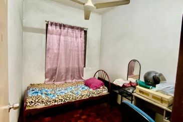 PARTIAL RENOVATED Double Storey House at Jalan PJS 10, Bandar Sunway