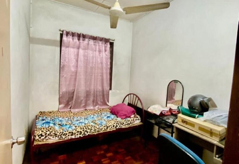 PARTIAL RENOVATED Double Storey House at Jalan PJS 10, Bandar Sunway