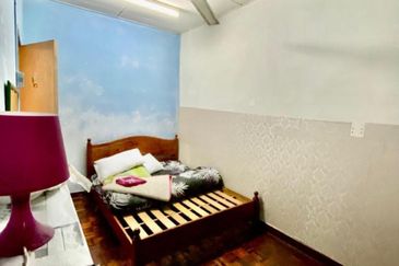 PARTIAL RENOVATED Double Storey House at Jalan PJS 10, Bandar Sunway