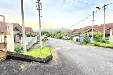 Taman Desa Bestari, Salak Tinggi