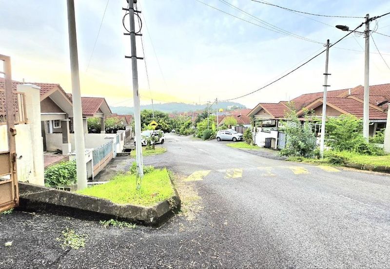 Taman Desa Bestari, Salak Tinggi