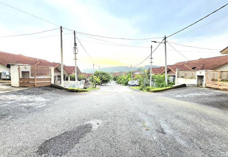 Taman Desa Bestari, Salak Tinggi