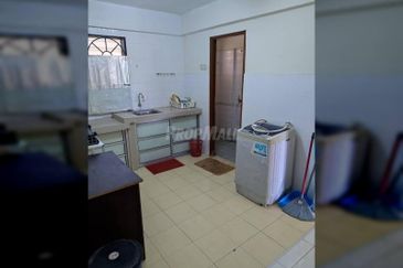 Pangsapuri Putra Harmoni, Precint 9