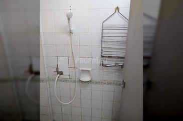 Pangsapuri Putra Harmoni, Precint 9