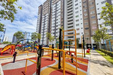 D'Kayangan Apartment @Setia Ecohill