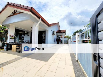 End Lot With Land Fully Renovated Single Storey Jalan Makyong Bandar Bukit Raja Klang, Selangor, Klang