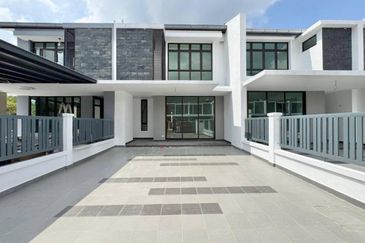 FREEHOLD Double Storey Mutiara Hills Semenyih