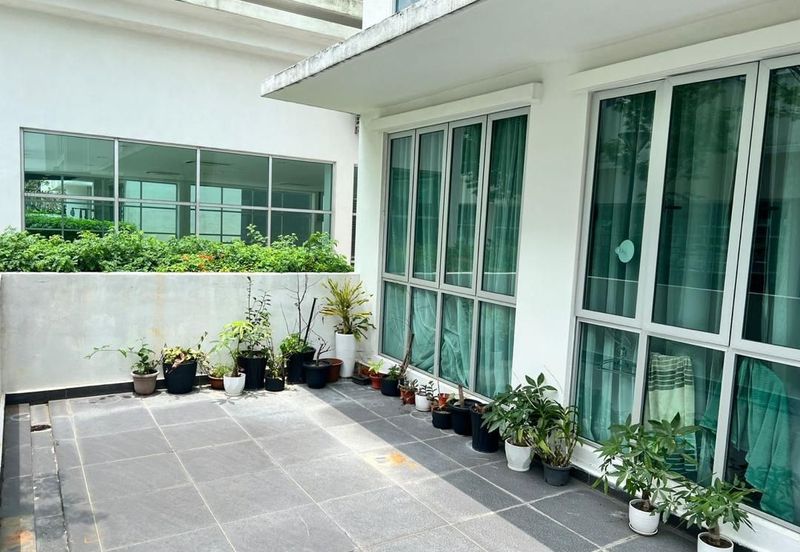 Meridin Bayvue Apartment