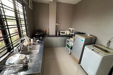 Maple Red, Adda Heights