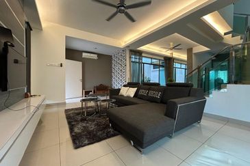 Maple Red, Adda Heights