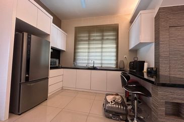 Maple Red, Adda Heights