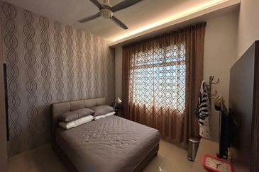 Maple Red, Adda Heights