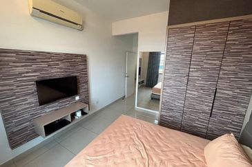 Maple Red, Adda Heights