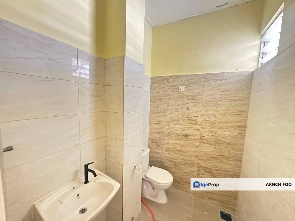 Double Storey Terrace Corner For Rent, Johor, Johor Bahru