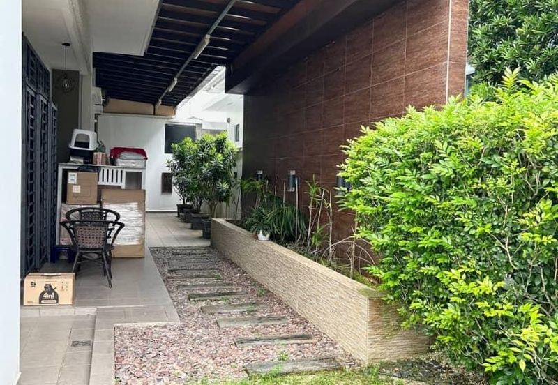 Maple Red, Adda Heights