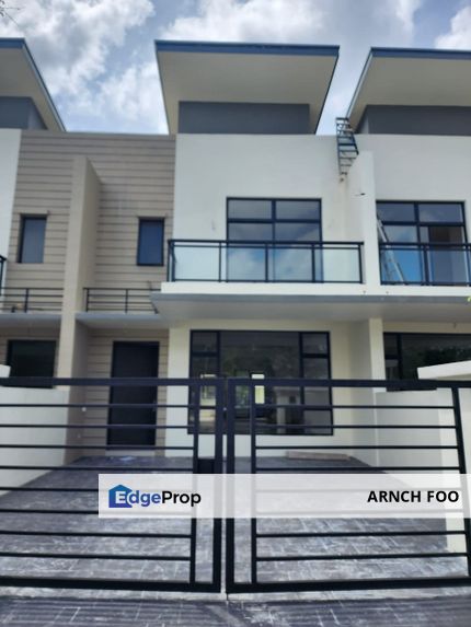 Central park/2 Storey terrace /limited property , Johor, Johor Bahru