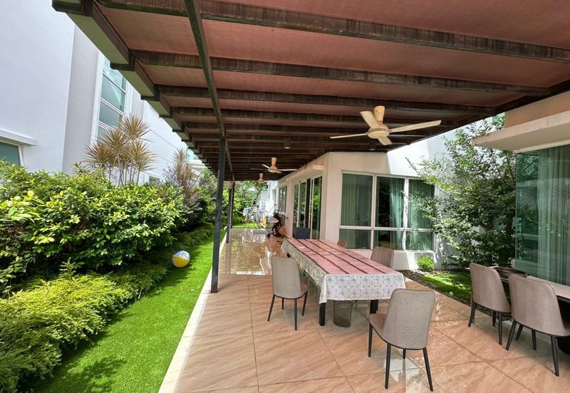 Isola Villa @ Senibong Cove