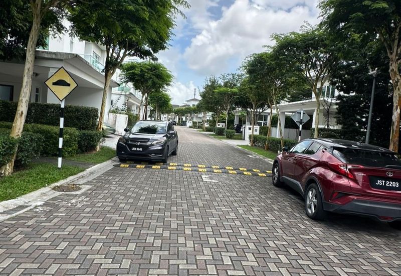 Isola Villa @ Senibong Cove