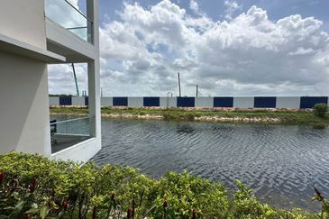 Isola Villa @ Senibong Cove