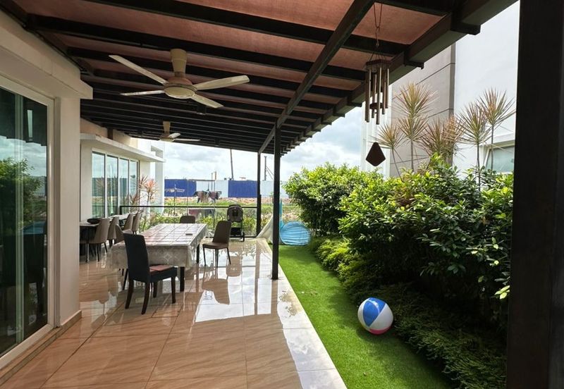 Isola Villa @ Senibong Cove