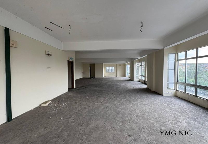 Bayu Tinggi Commercial Centre -Taipan