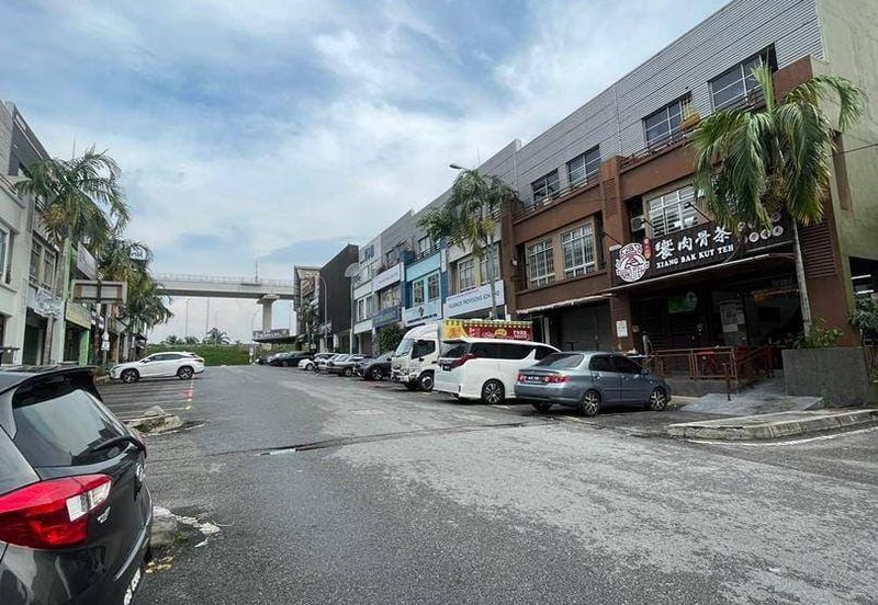 Bayu Tinggi Commercial Centre -Taipan