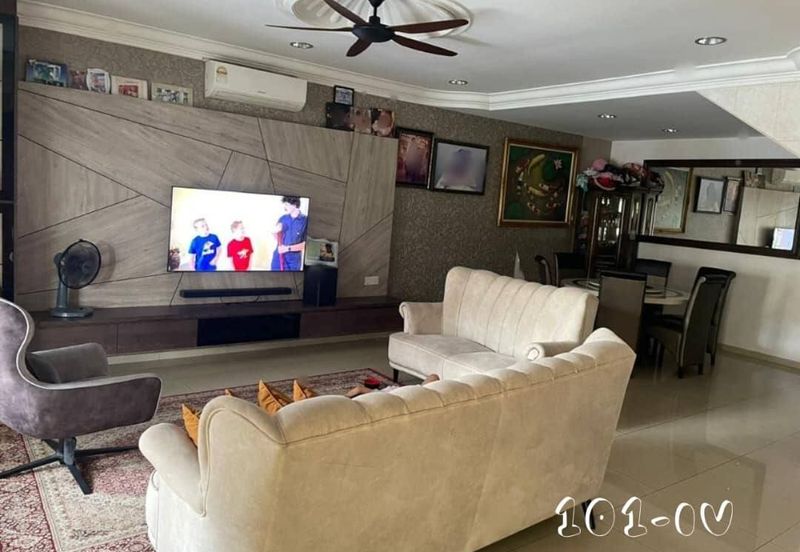 Taman Tepi Sungai ( Taman Teluk Pulai Indah )