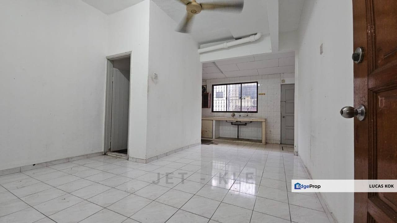 22x70 Jalan Meru Klang Pulau Pinang Nearby Klang Parade 2 Double Storey House For Sell, Selangor, Klang