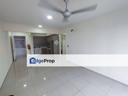 Partially furnished Gravit 8 Condo Kota bayuemas near Parklands botani, Selangor, Klang