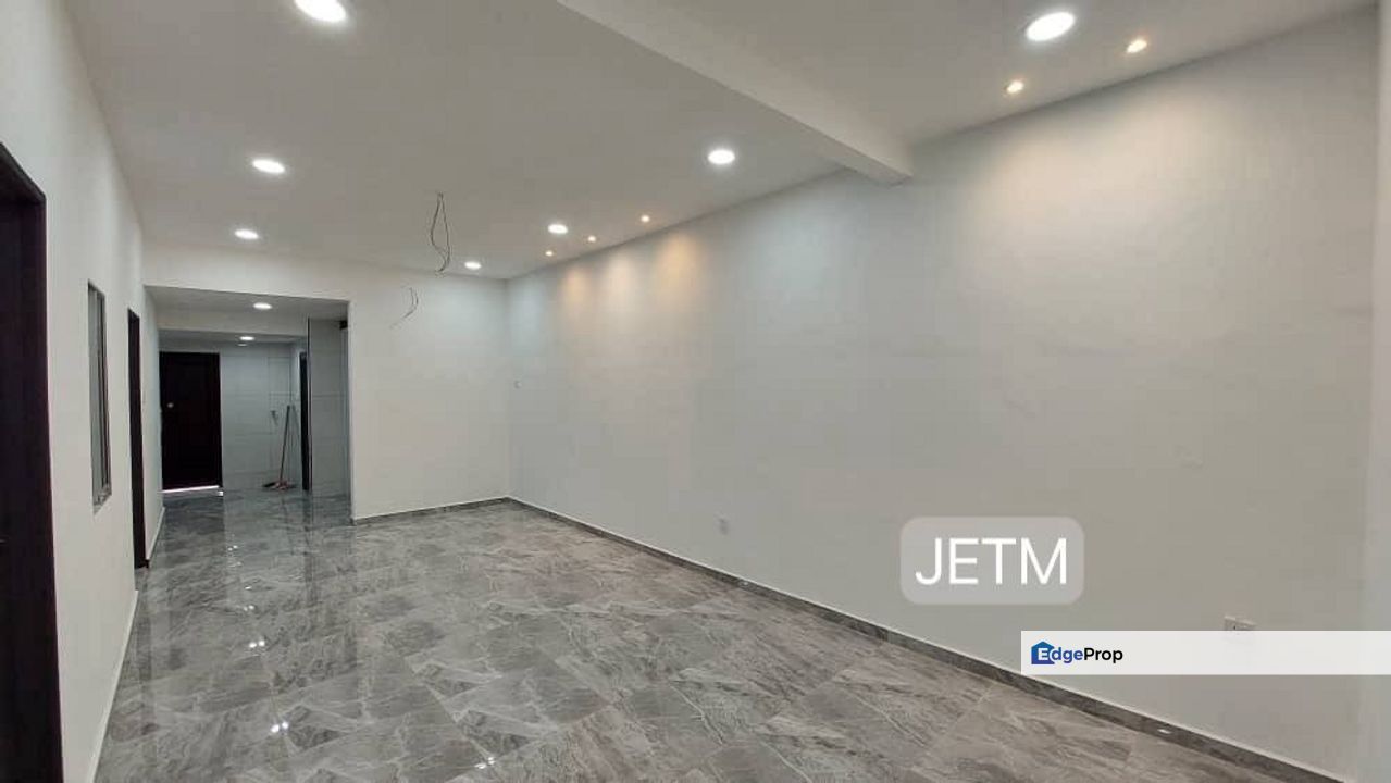Move in Condition Teluk Pulai Single Storey 23x70 Port Klang for Sale ...