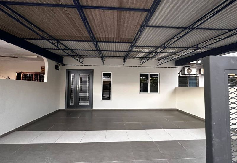 Taman Wangi (Tepi Sungai)