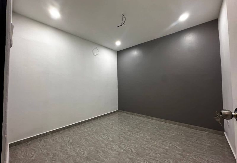 Taman Wangi (Tepi Sungai)