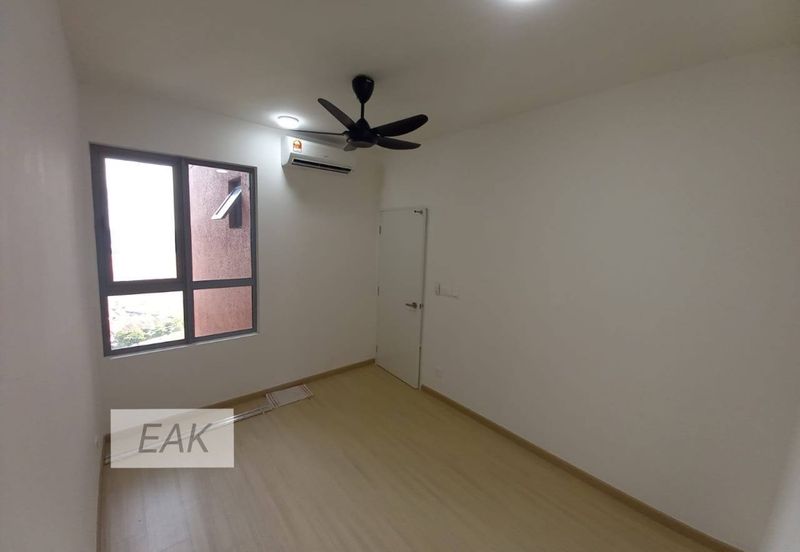 Gravit8 @ Klang South