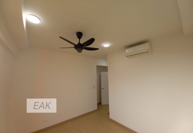 Gravit8 @ Klang South