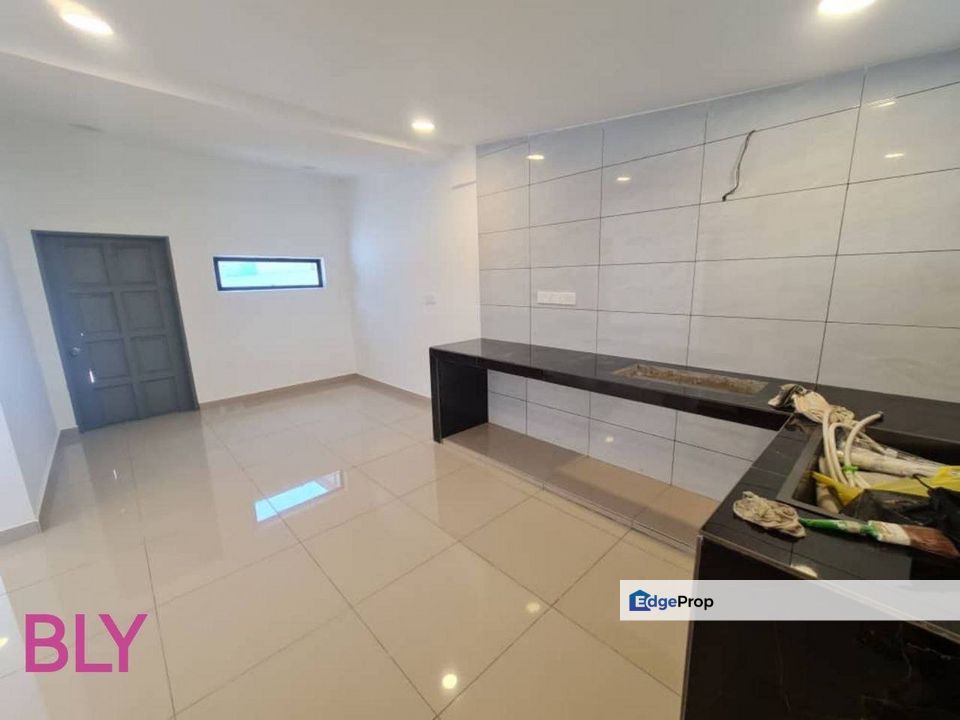 Move in Condition Teluk Pulai Tepi Sungai Single Storey House Sell, Selangor, Klang