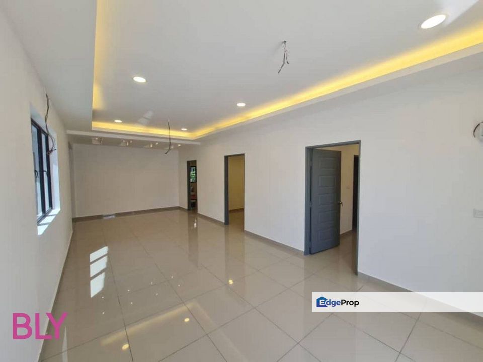 Move in Condition Teluk Pulai Tepi Sungai Single Storey House Sell, Selangor, Klang