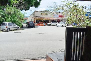 Renovated & Extend. Facing OPEN‼️  Single Storey 22x75 Taman Gadong Indah Sendayan