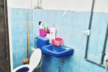 Renovated & Extend. Facing OPEN‼️  Single Storey 22x75 Taman Gadong Indah Sendayan