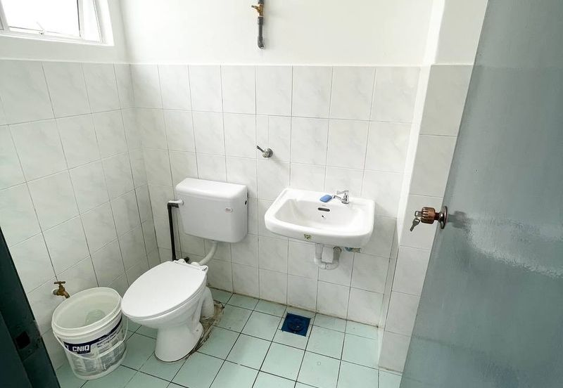 NEWLY RENOVATED 🔥 END LOT 2 Storey Terrace House Bandar Seri Ehsan, Banting