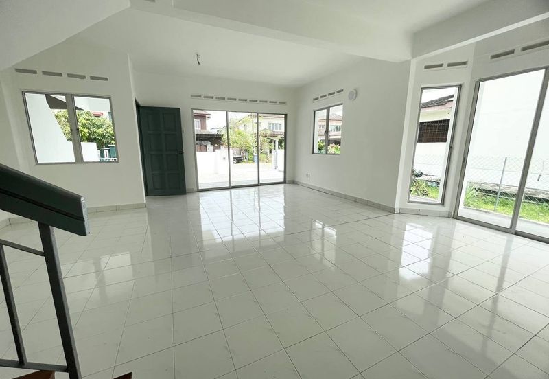 NEWLY RENOVATED 🔥 END LOT 2 Storey Terrace House Bandar Seri Ehsan, Banting