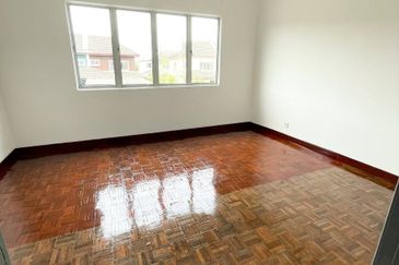 NEWLY RENOVATED 🔥 END LOT 2 Storey Terrace House Bandar Seri Ehsan, Banting