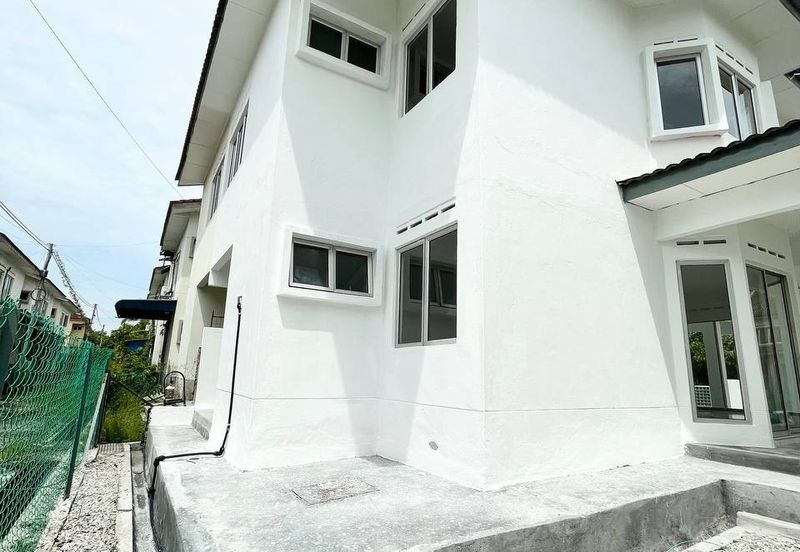NEWLY RENOVATED 🔥 END LOT 2 Storey Terrace House Bandar Seri Ehsan, Banting