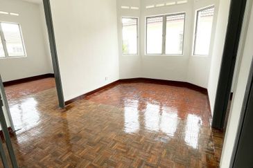 NEWLY RENOVATED 🔥 END LOT 2 Storey Terrace House Bandar Seri Ehsan, Banting