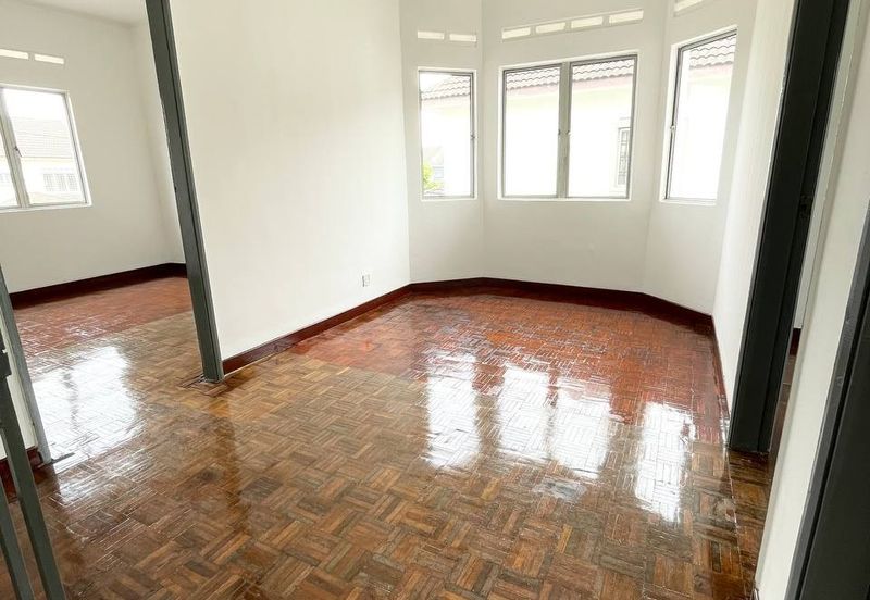 NEWLY RENOVATED 🔥 END LOT 2 Storey Terrace House Bandar Seri Ehsan, Banting