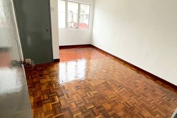 NEWLY RENOVATED 🔥 END LOT 2 Storey Terrace House Bandar Seri Ehsan, Banting