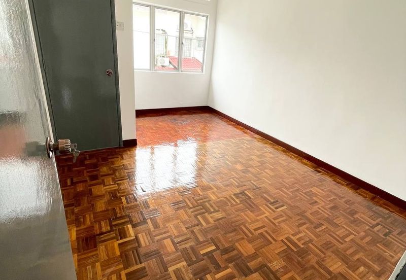 NEWLY RENOVATED 🔥 END LOT 2 Storey Terrace House Bandar Seri Ehsan, Banting