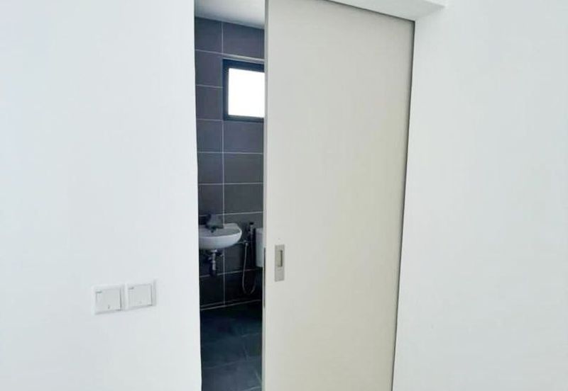  Corner Lot with Extra Big Land 38 Ft  2-STOREY LINK HOUSE KYRA 2 BANDAR BUKIT RAJA, KLANG