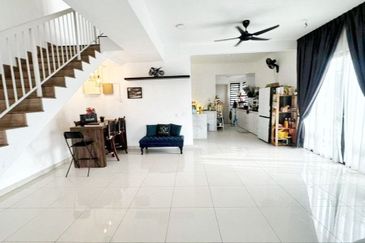  Corner Lot with Extra Big Land 38 Ft  2-STOREY LINK HOUSE KYRA 2 BANDAR BUKIT RAJA, KLANG